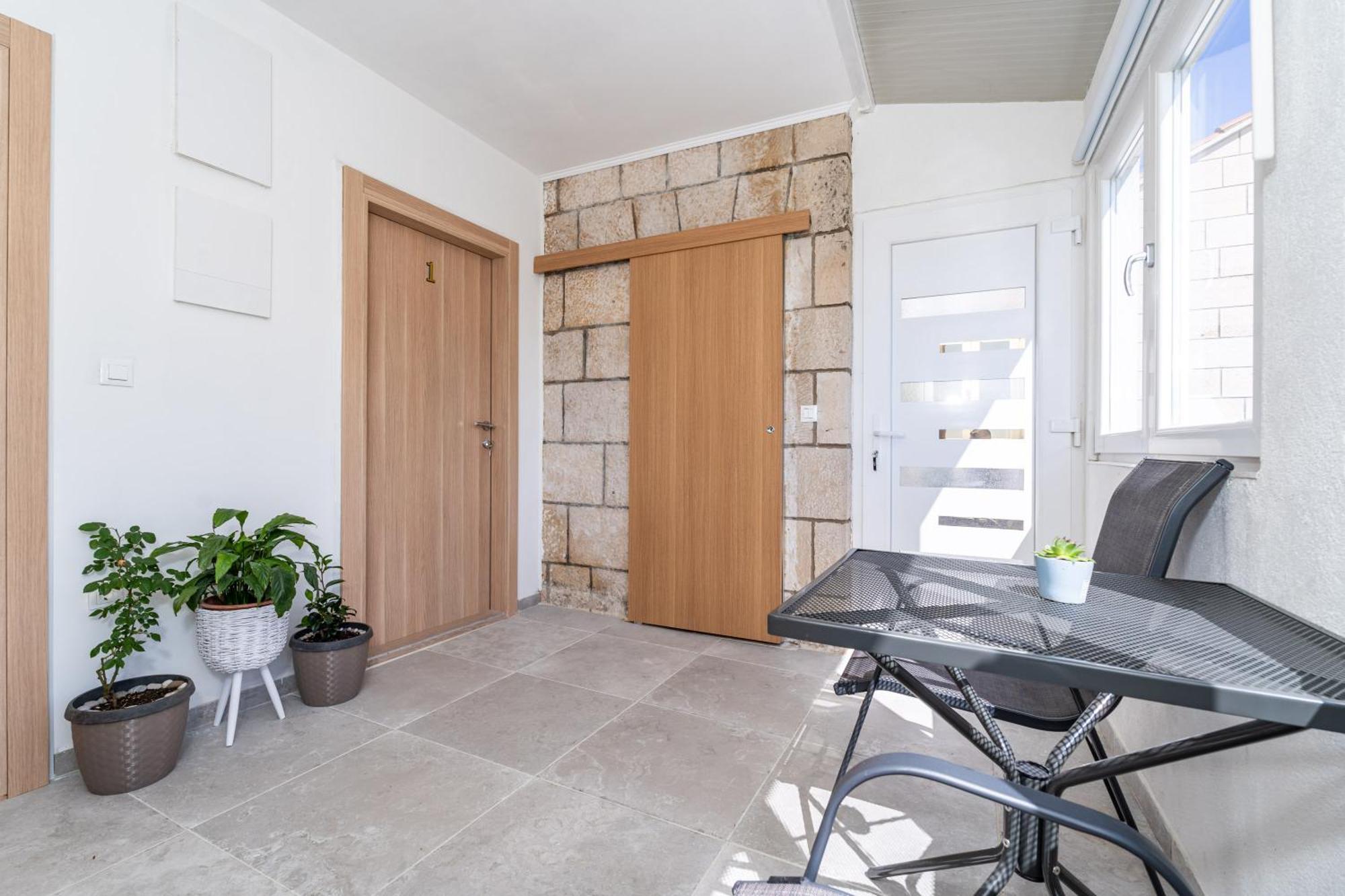 Anmarie With Free Parking Apartment Дубровник Екстериор снимка