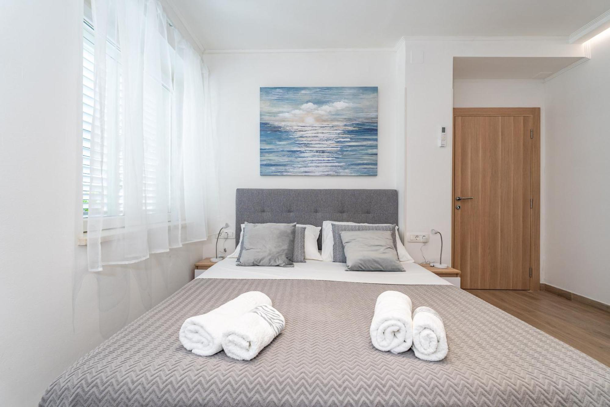 Anmarie With Free Parking Apartment Дубровник Екстериор снимка