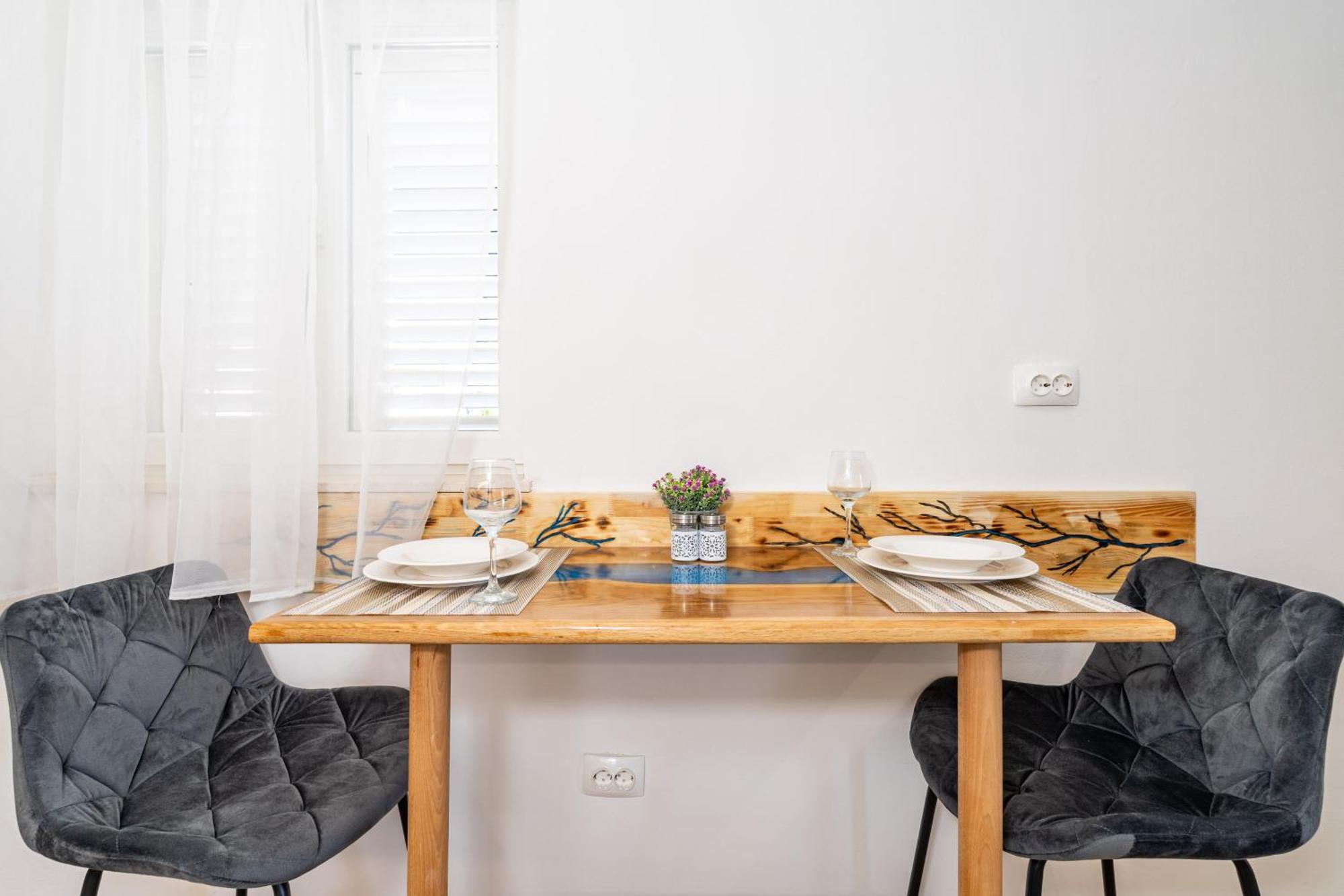 Anmarie With Free Parking Apartment Дубровник Екстериор снимка