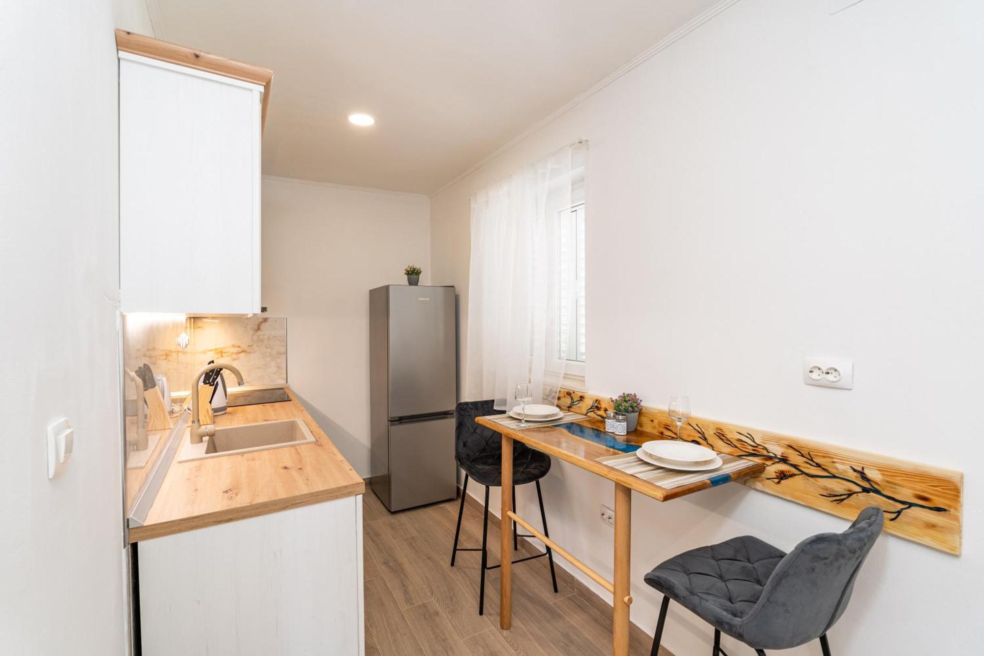 Anmarie With Free Parking Apartment Дубровник Екстериор снимка